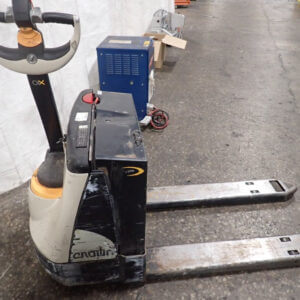 Crown WP2335 45  Electric Pallet Jacks   Stackers SN 3177