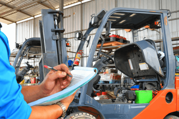 Signs Your Forklift Battery Needs Maintenance