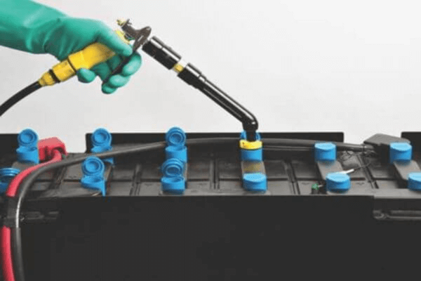 How Battery Mistakes Sabotage Your Entire Forklift Fleet