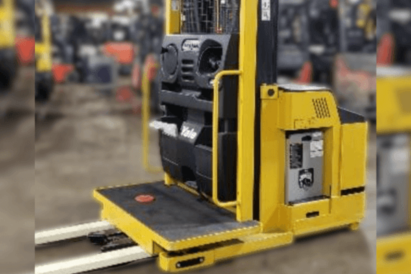 What Are Narrow Aisle Warehouses