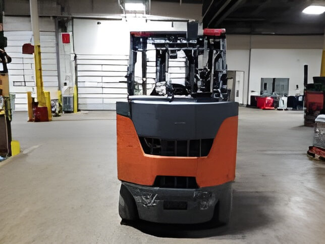 2014 Toyota 8FGC35U-BCS-Cushion Propane Forklift - Image 2