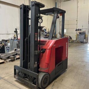 2015 Raymond 425C40TT-Narrow Aisle Stand Up
