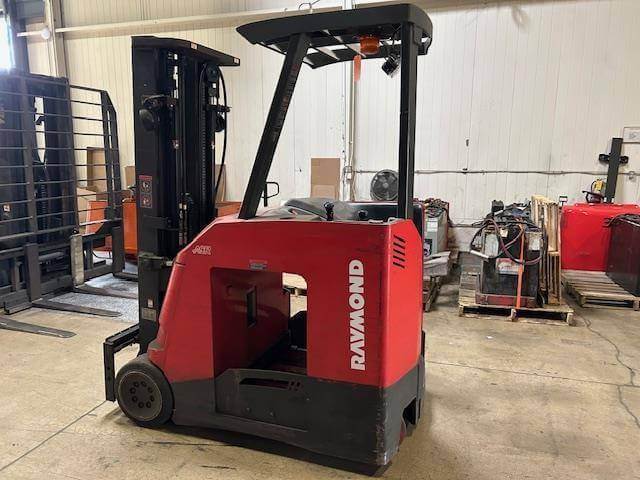 2015 Raymond 425C40TT-Narrow Aisle Stand Up - Image 2