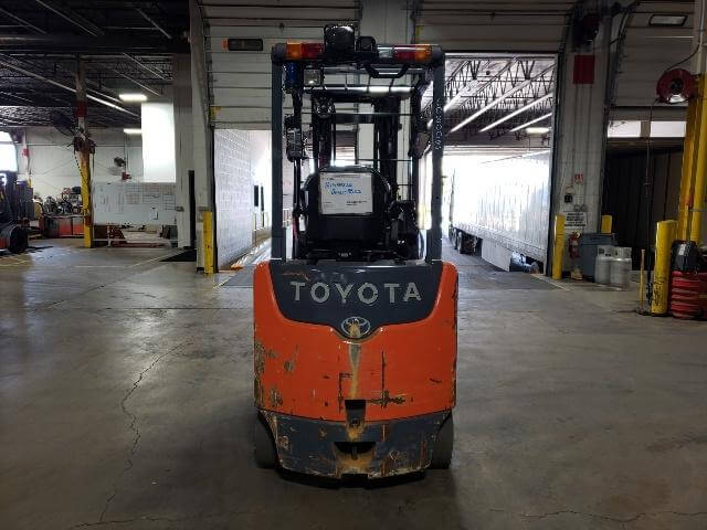 2020 Toyota 8FBCU32 - 4 Wheel Electric Sit-Down Forklift - Image 4