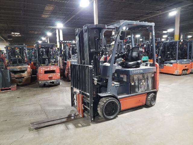 2020 Toyota 8FBCU32 - 4 Wheel Electric Sit-Down Forklift