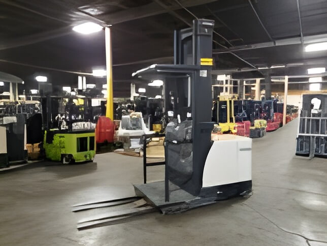 2019 Crown SP4050-30 - Narrow Aisle Order Picker Forklift