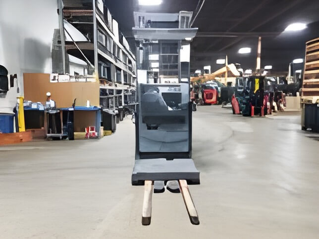 2019 Toyota 8BPU15 - Narrow Aisle Order Picker Forklift - Image 2