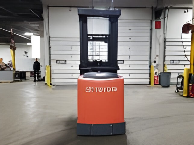 2019 Toyota 8BPU15 - Narrow Aisle Order Picker Forklift - Image 4