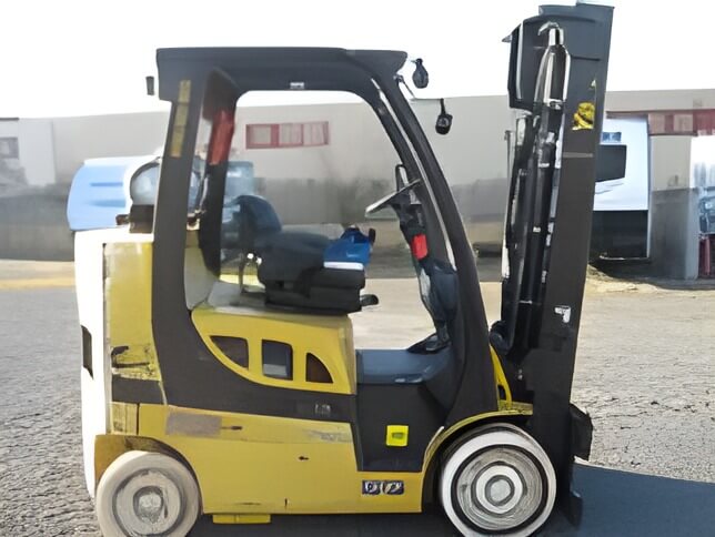 2019 Yale GLC080VXNKSV096-Cushion Propane Forklift - Image 3