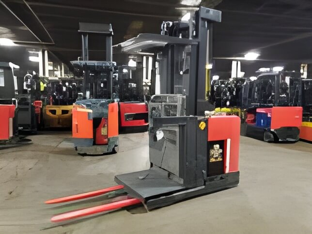 2020 Raymond 550-OPC30TT - Narrow Aisle Order Picker Forklift