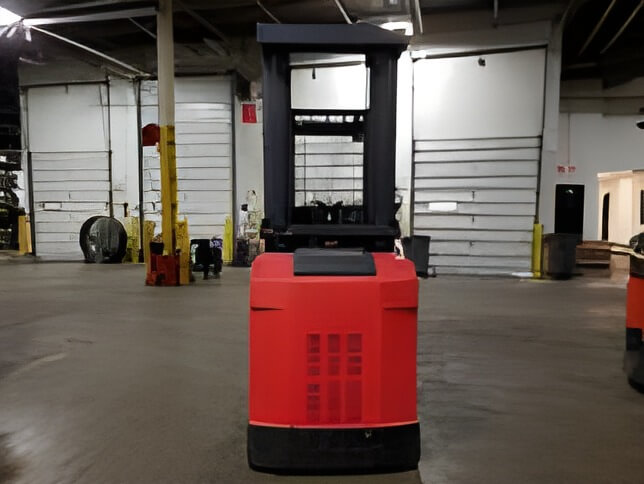 2020 Raymond 550-OPC30TT - Narrow Aisle Order Picker Forklift - Image 4