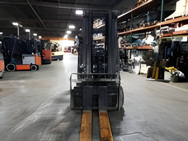 2020 Toyota 8FGC35U-BCS - Cushion Propane Forklift - Image 2
