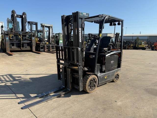 2023 Doosan BC30S-4 Wheel Electric