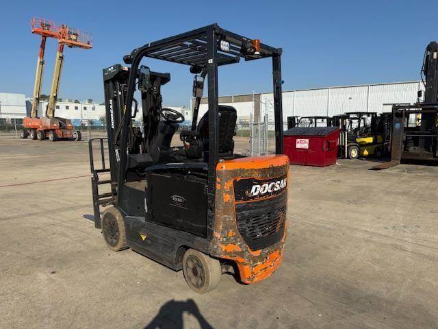 2023 Doosan BC30S-4 Wheel Electric - Image 5