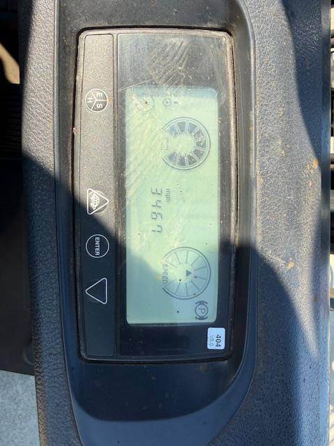 2023 Doosan BC30S-4 Wheel Electric - Image 8