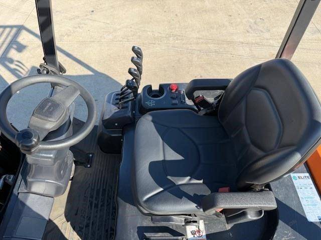2023 Doosan BC30S-4Wheel Electric - Image 2