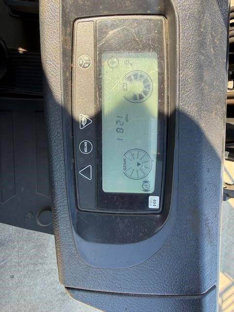 2023 Doosan BC30S-4Wheel Electric - Image 4