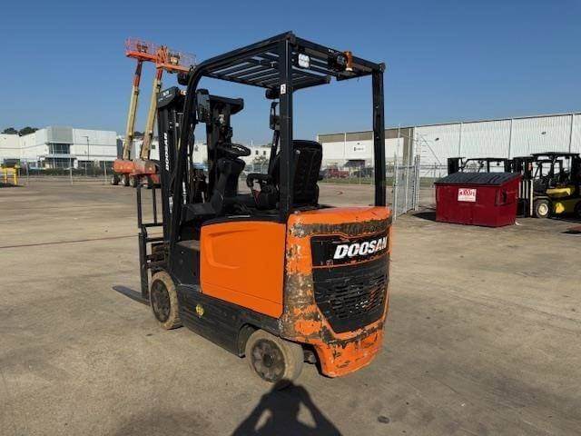 2023 Doosan BC30S-4Wheel Electric - Image 6