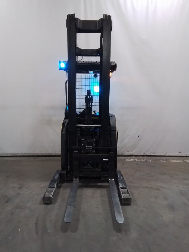 2019 Hyster N35ZRS2-Narrow Aisle Reach Truck - Image 2