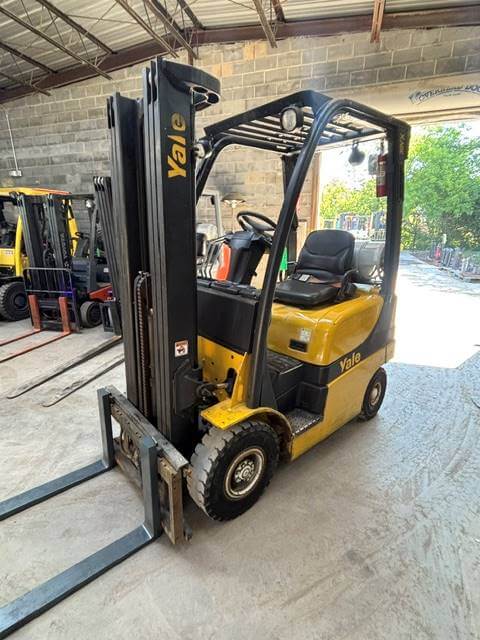 2014 Yale GLP030VX-Pneumatic Propane