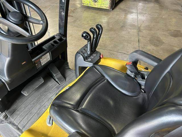 2016 Yale ERC060VG-4 Wheel Electric - Image 5