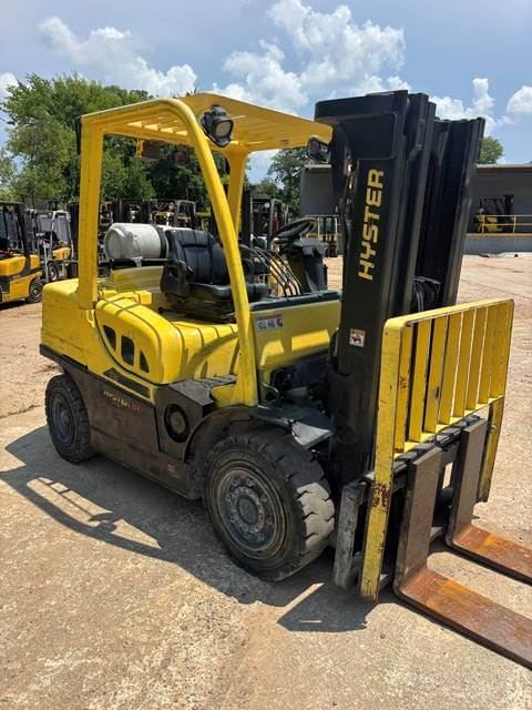 2017 Hyster H80FT-Pneumatic Propane - Image 2