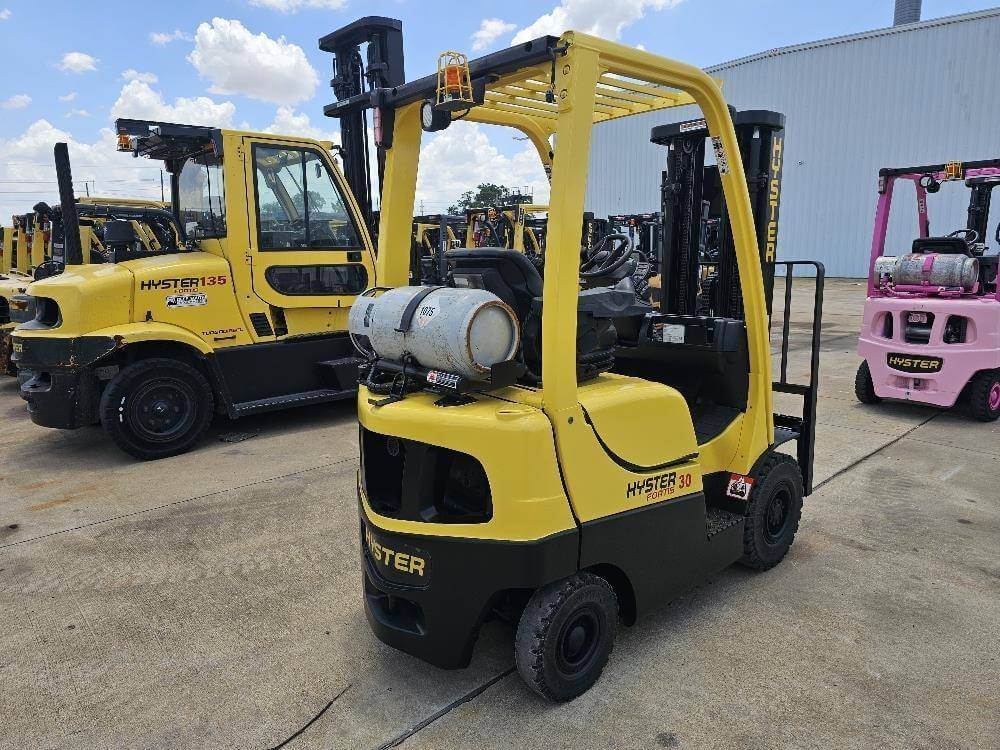 2017 Hyster H30FT-Pneumatic Propane - Image 2