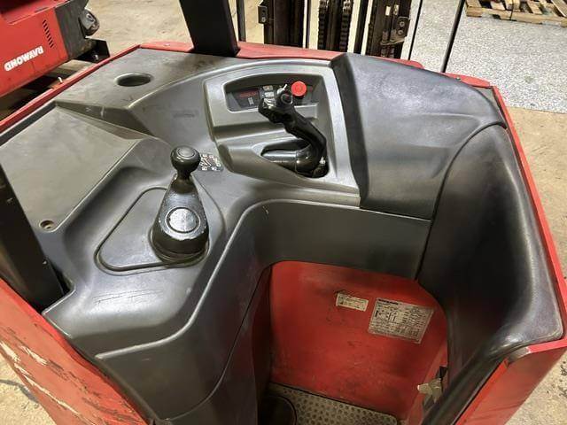 2018 Raymond 415C40TT-Narrow Aisle Stand Up Forklift - Image 7