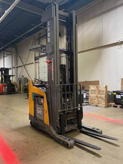 2019 Jungheinrich ETR345 - Narrow Aisle Reach Truck - Image 3