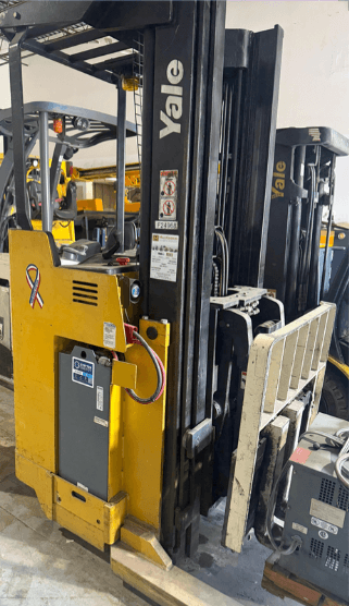2005 Yale NR040-Narrow Aisle Reach Truck