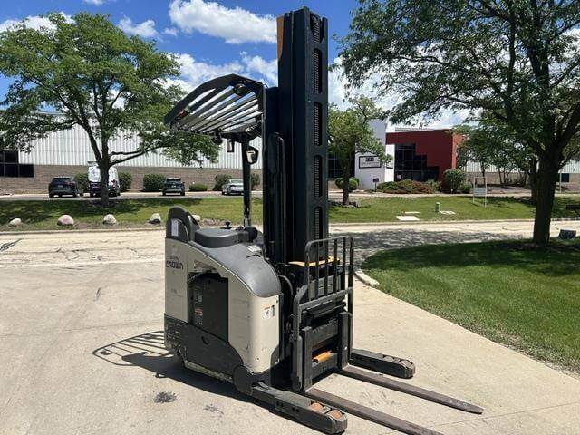 2021 Crown RM6095S-45 - Deep Reach Truck