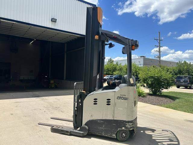 2021 Crown RM6095S-45 - Deep Reach Truck - Image 2