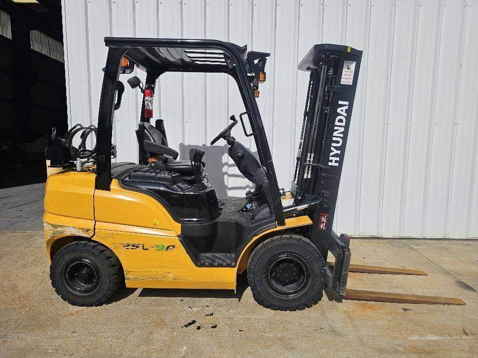 2021 Hyundai 25L-9A Pneumatic Propane