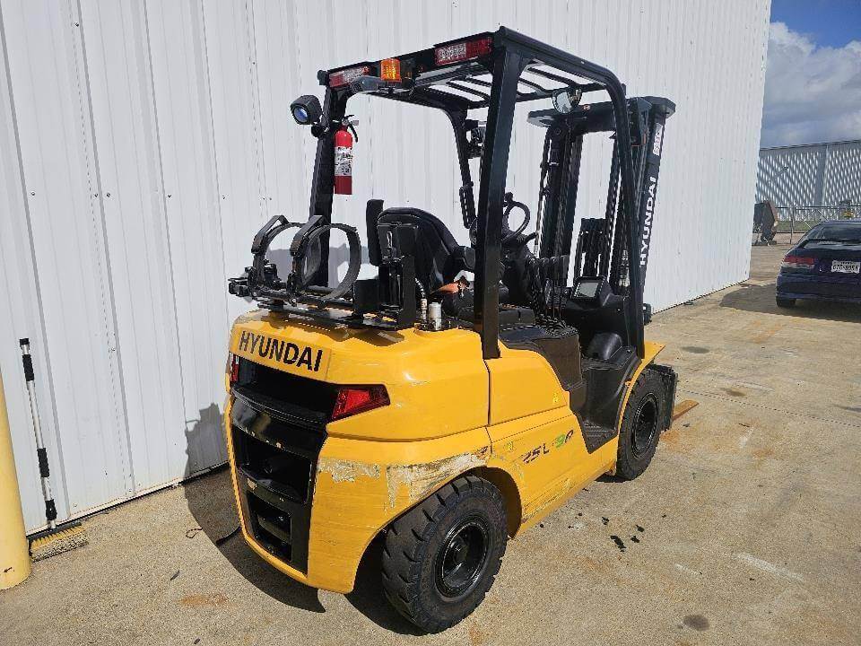 2021 Hyundai 25L-9A Pneumatic Propane - Image 3