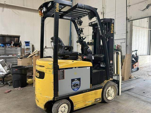2021 Yale ERC045VGN48TE085-4-Wheel Sit-Down - Image 2