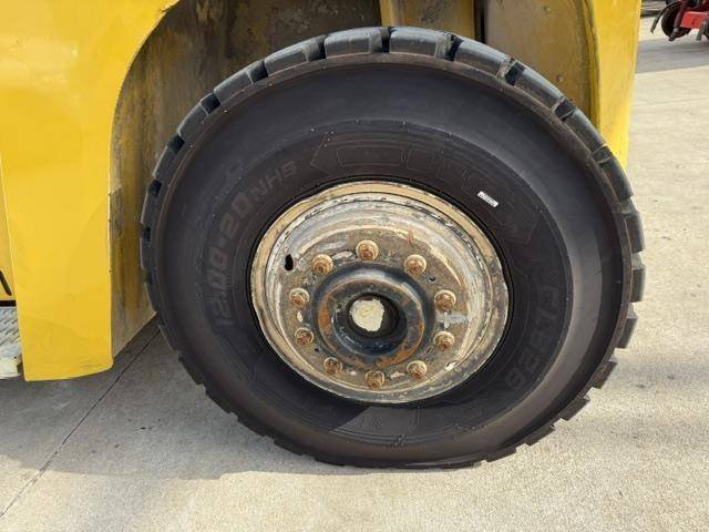 2022 Yale GDP360EF - Pneumatic Diesel - Image 5