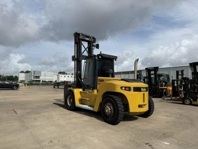 2022 Yale GDP360EF - Pneumatic Diesel - Image 3