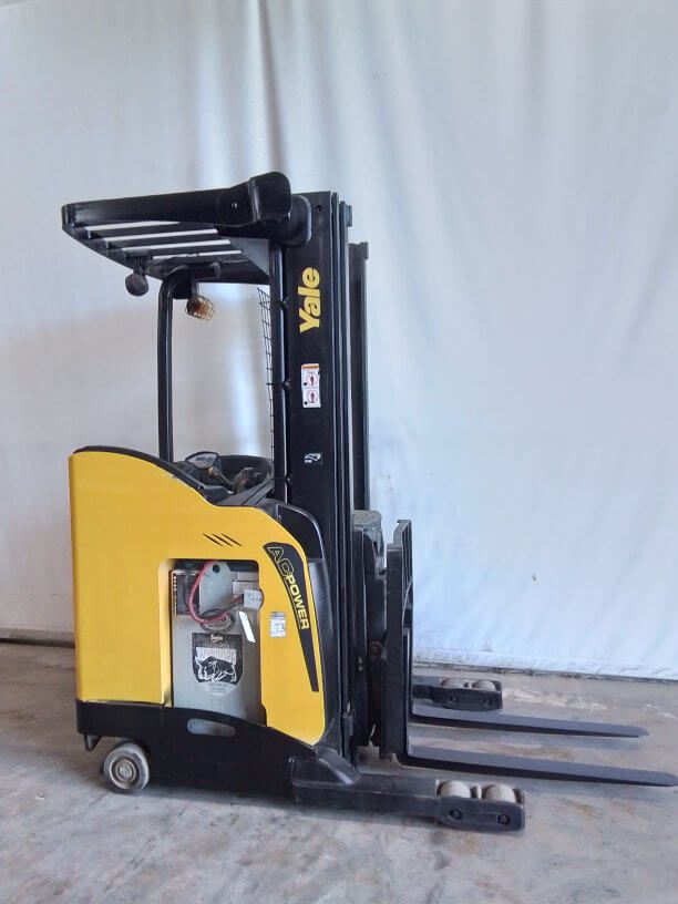 2018 Yale NR045EB-Narrow Aisle Reach Truck - Image 3