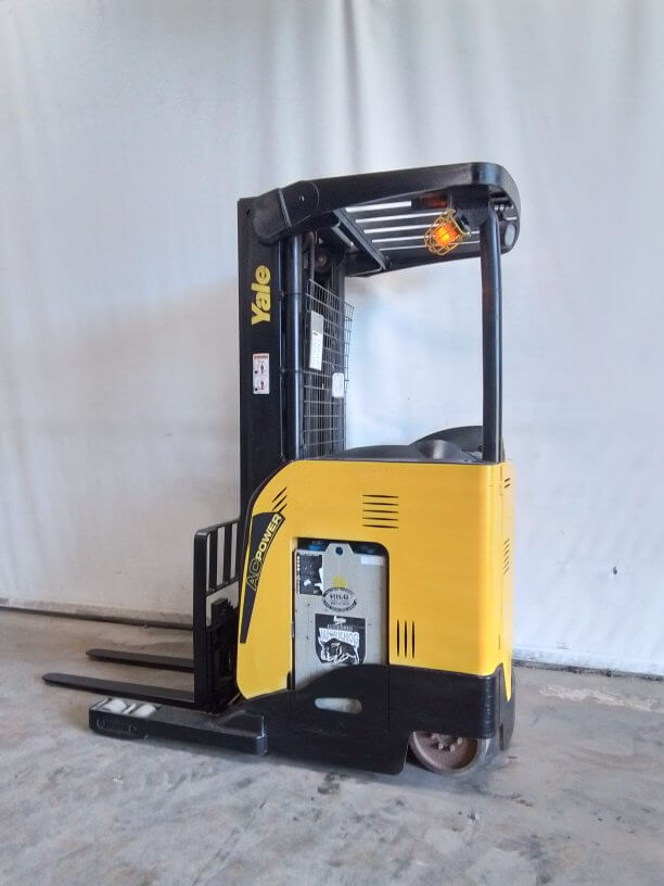 2018 Yale NR045EB-Narrow Aisle Reach Truck - Image 5