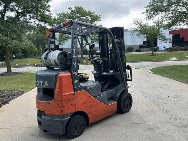 2013 Toyota 8FGCU25 - Cushion Propane Forklift - Image 3