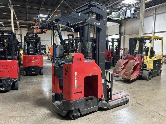 2016 Raymond 750DR32TT - Narrow Aisle Reach Truck - Image 3