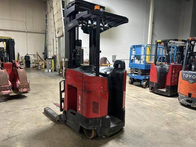 2016 Raymond 750DR32TT - Narrow Aisle Reach Truck - Image 4