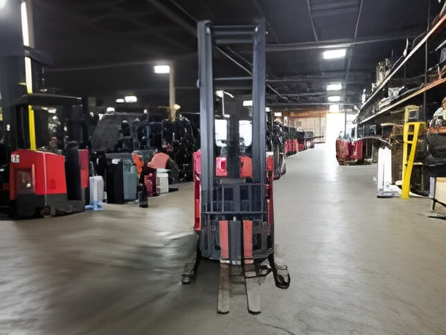 2016 Toyota 9BDRU15 - Deep Reach Truck Forklift - Image 2