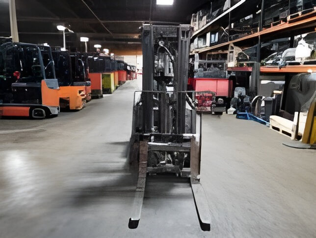 2017 Toyota 8FBE15U - 3 Wheel Electric Forklift - Image 2