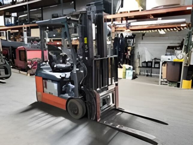 2017 Toyota 8FBE15U - 3 Wheel Electric Forklift - Image 3