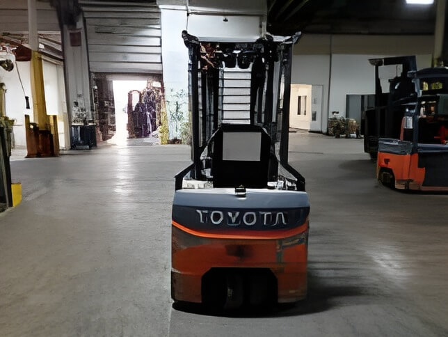 2017 Toyota 8FBE15U - 3 Wheel Electric Forklift - Image 4