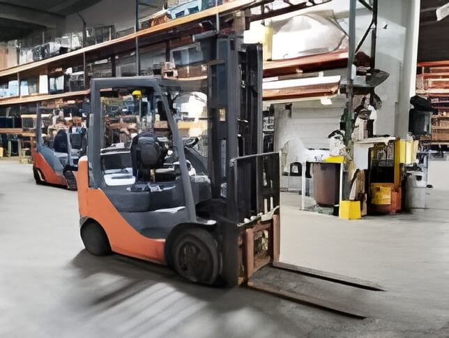 2017 Toyota 8FGCU25 - Cushion Propane Forklift - Image 3