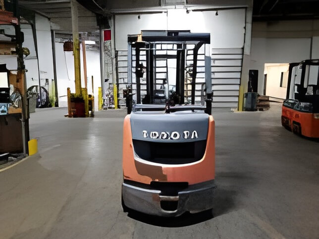 2017 Toyota 8FGCU25 - Cushion Propane Forklift - Image 4