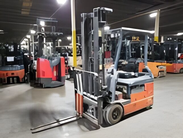 2017 Toyota 8FBE18U - 3 Wheel Electric Forklift