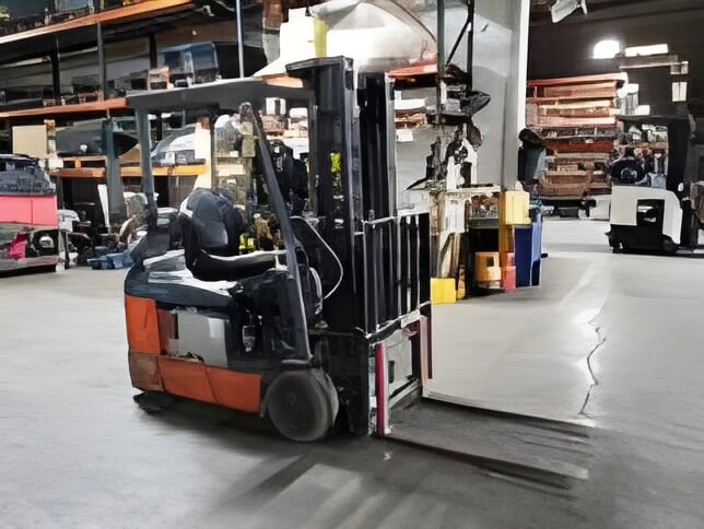 2017 Toyota 8FBE15U - 3 Wheel Electric Forklift - Image 3
